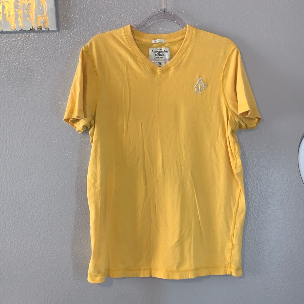 Abercrombie & Fitch Muscle Yellow V-neck soft thick short sleeve shirt